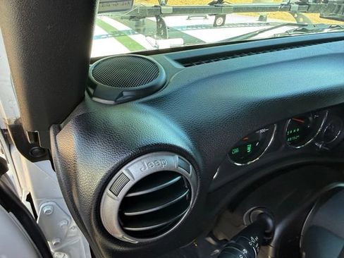 Used 2015 Jeep Wrangler Unlimited Sport w/ Quick Order Package 24S AWD/4WD image 16