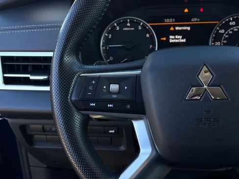 Used 2024 Mitsubishi Outlander FWD image 16