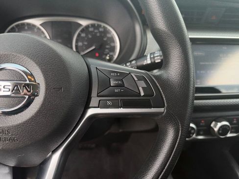 Used 2020 Nissan Kicks S FWD image 6