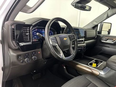 Used 2024 Chevrolet Silverado 2500 LT w/ Convenience Package image 13