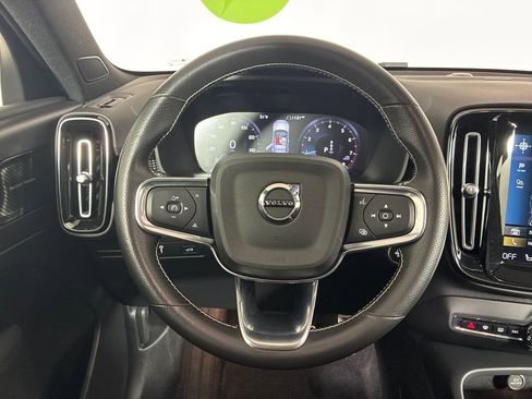 Used 2021 Volvo XC40 T5 R-Design w/ Advanced Package image 15