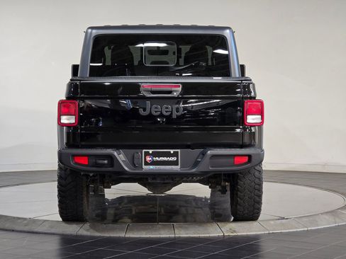 Used 2021 Jeep Gladiator Willys image 8
