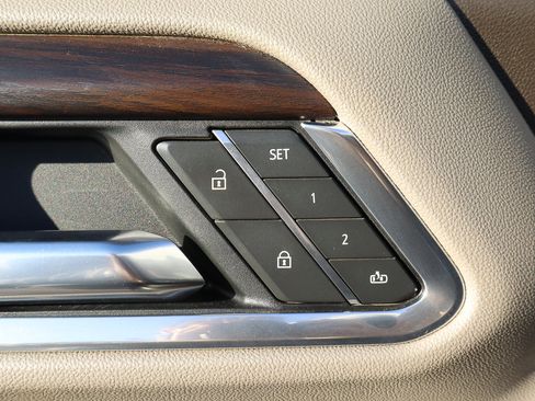 Used 2022 GMC Sierra 1500 SLT w/ SLT Premium Plus Package image 18