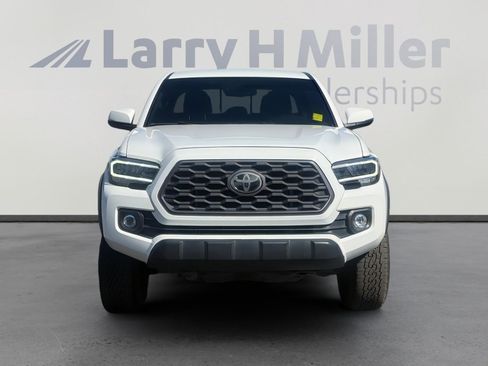 Used 2021 Toyota Tacoma TRD Off-Road w/ Technology Package image 4