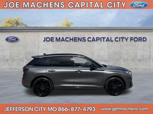 Used 2025 Lincoln Corsair Grand Touring w/ Jet Appearance Package image 5