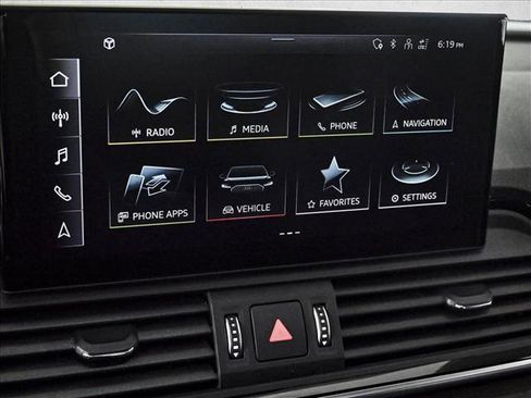 Used 2023 Audi Q5 2.0T Premium w/ Convenience Package image 13