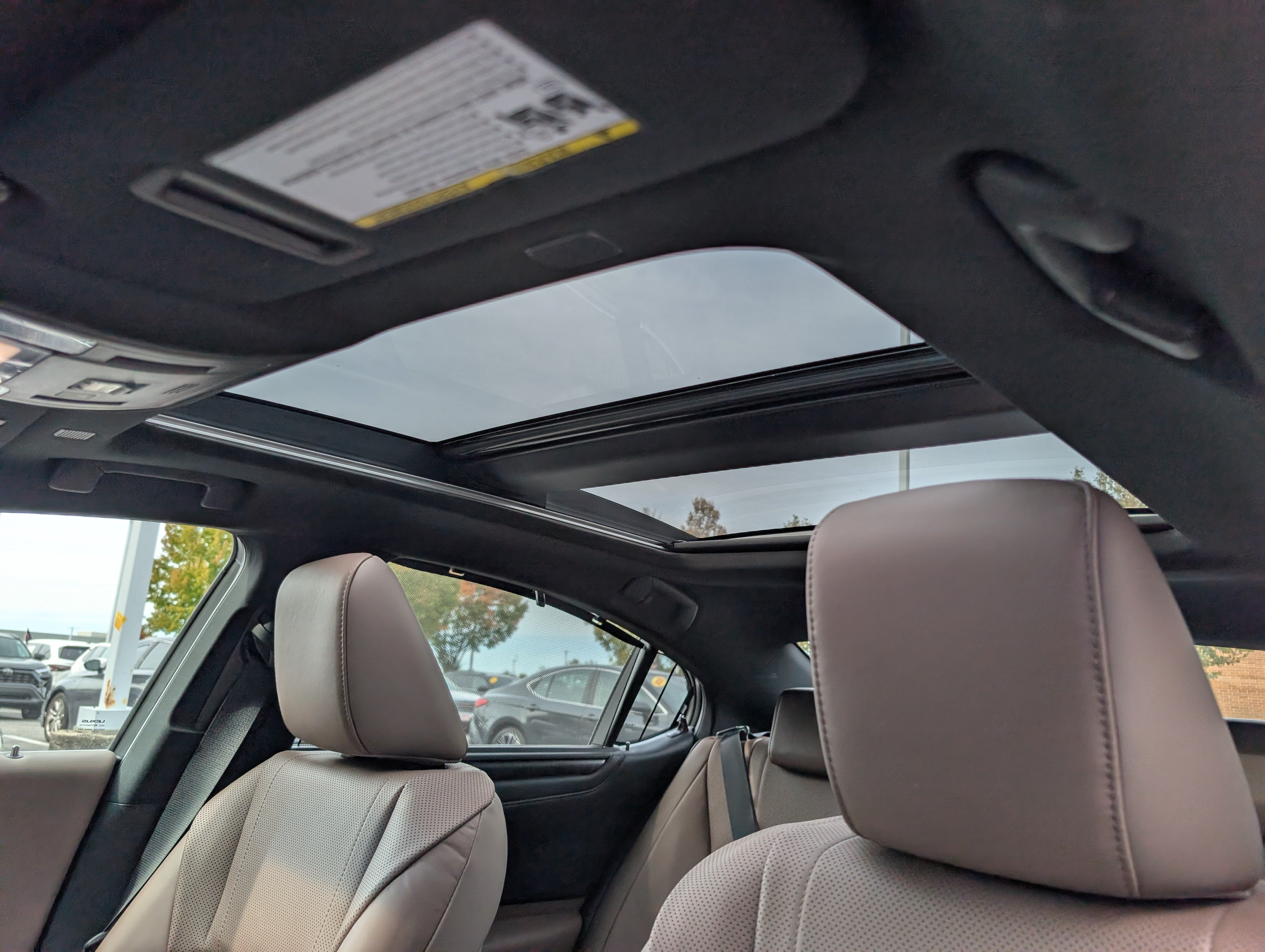 Used 2025 Lexus ES 350 Ultra Luxury FWD image 31