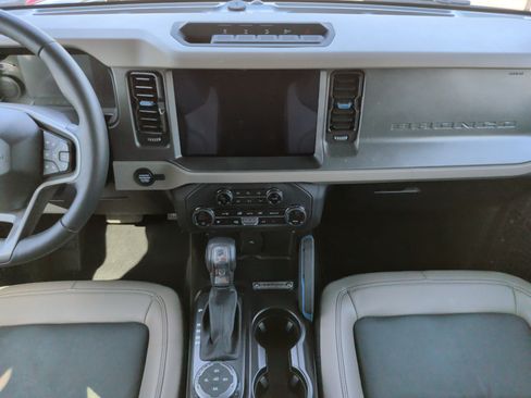 Used 2024 Ford Bronco Wildtrak AWD/4WD image 33