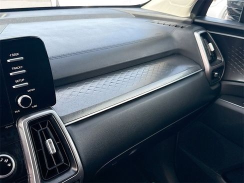 Used 2023 Kia Sorento LX image 20