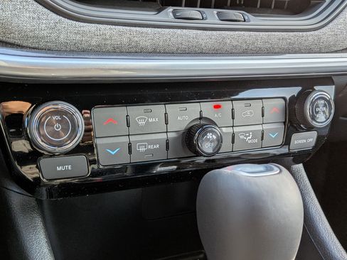 New 2026 Jeep Compass Latitude image 22