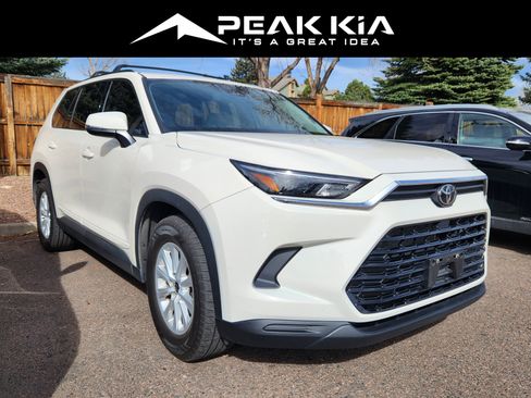 Used 2024 Toyota Grand Highlander XLE image 1