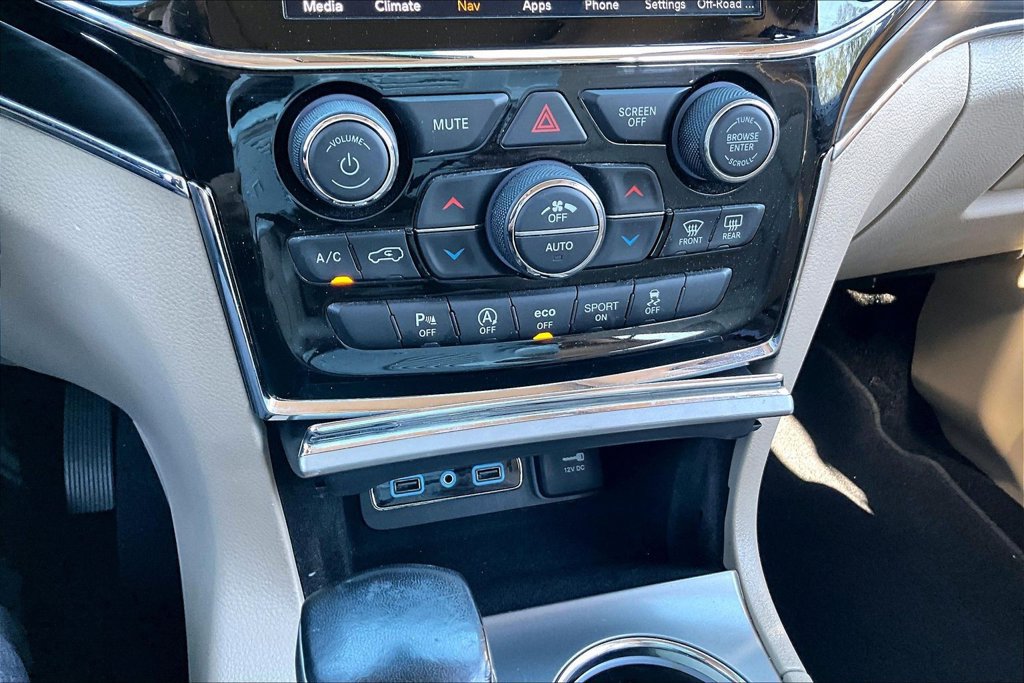 Used 2021 Jeep Grand Cherokee Limited AWD/4WD image 8