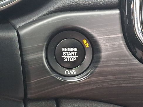 Certified 2021 Jeep Grand Cherokee Laredo X AWD/4WD image 25