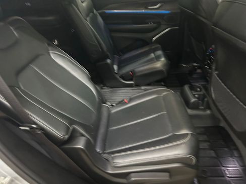 Used 2023 Jeep Grand Cherokee L Overland image 31