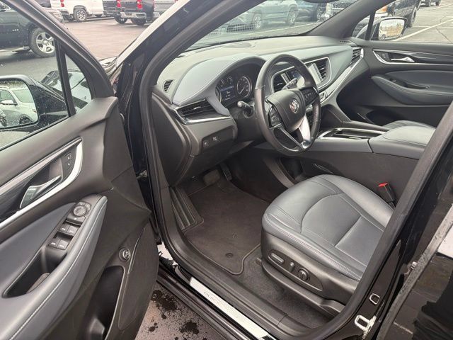 Used 2023 Buick Enclave Essence FWD image 13