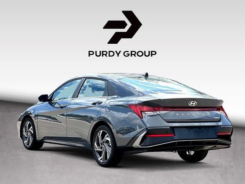 Used 2025 Hyundai Elantra Limited FWD image 6