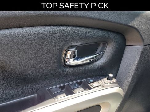 Used 2017 Nissan Titan SV AWD/4WD image 21