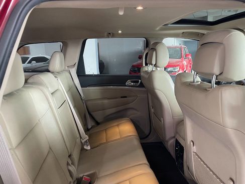 Used 2018 Jeep Grand Cherokee Limited w/ Trailer Tow Group IV image 26