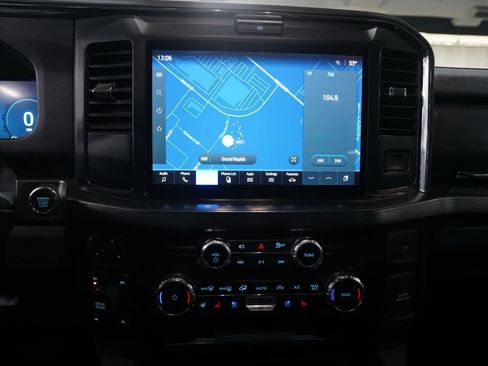 Used 2025 Ford F250 Lariat w/ Black Appearance Package AWD/4WD image 6