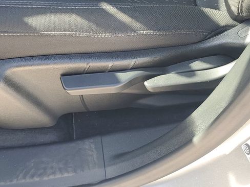Used 2025 Chevrolet Equinox LT w/ Safety and Technology Package FWD image 16