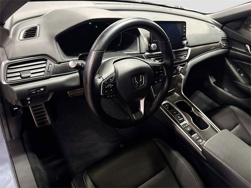 Used 2022 Honda Accord Sport image 9