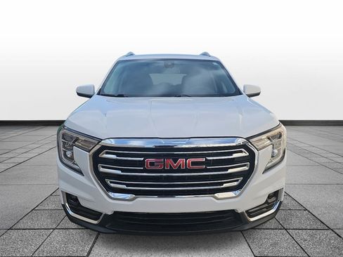 Used 2024 GMC Terrain SLT image 2
