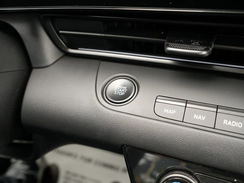 Used 2025 Hyundai Elantra SEL image 29