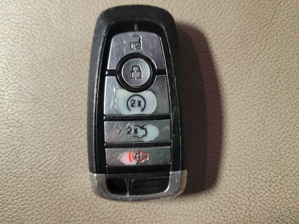 Used 2018 Ford Explorer XLT w/ Equipment Group 202A FWD image 32