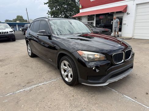 Used 2015 BMW X1 sDrive28i RWD image 3