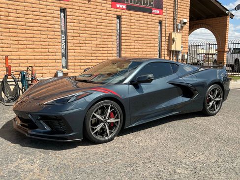 Used 2021 Chevrolet Corvette Stingray Preferred Cpe w/ Z51 Performance Package RWD image 2