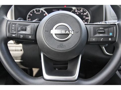 Certified 2023 Nissan Rogue SV FWD image 17