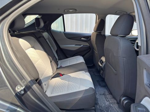 Used 2020 Chevrolet Equinox LS FWD image 32