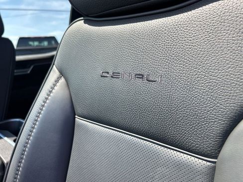 Used 2024 GMC Sierra 1500 Denali AWD/4WD image 21