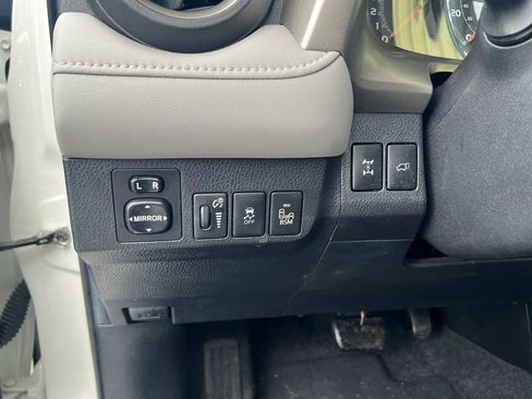 Used 2015 Toyota RAV4 Limited w/ Technology Package AWD/4WD image 17