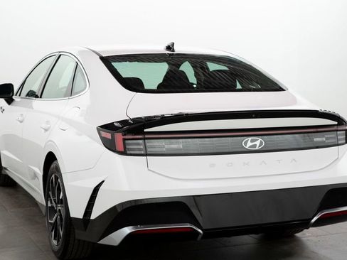Used 2025 Hyundai Sonata SEL FWD image 9