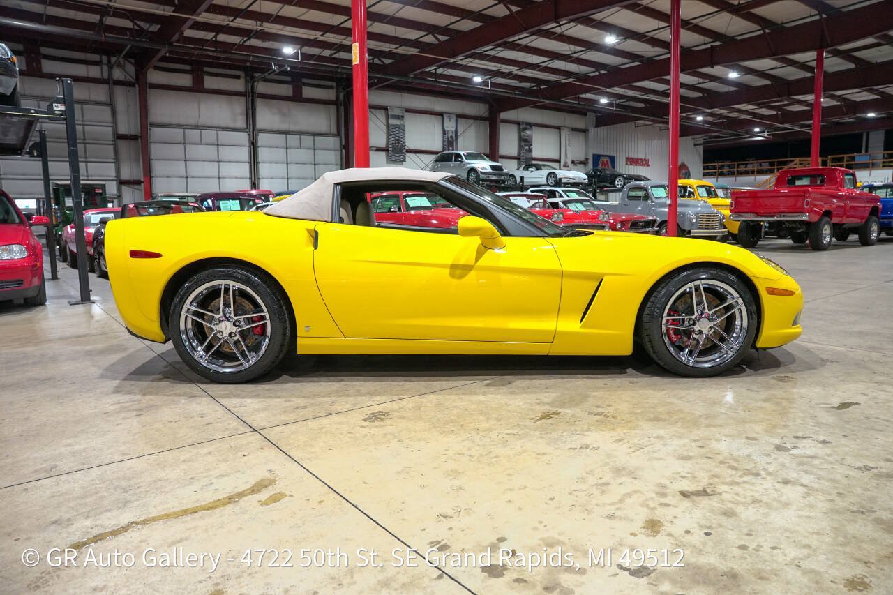 Used 2007 Chevrolet Corvette Convertible w/ Performance Package RWD image 25