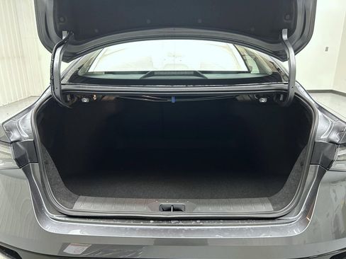 New 2026 Nissan Sentra SR w/ Floor Mat Package image 9