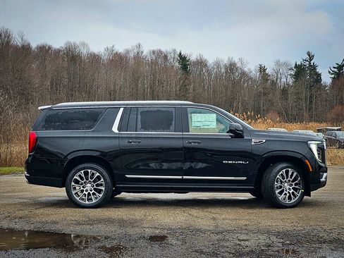 New 2026 GMC Yukon XL Denali w/ Denali Reserve Package image 2