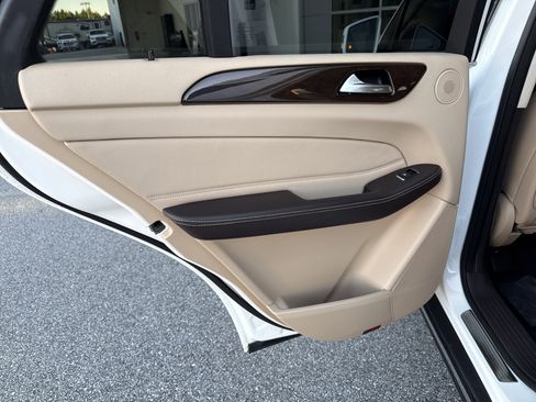 Used 2016 Mercedes-Benz GLE 350 image 25