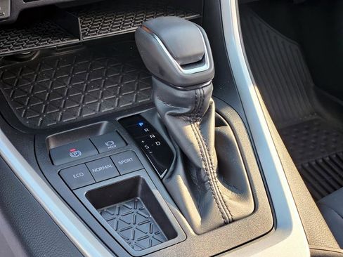 Used 2024 Toyota RAV4 XLE Premium image 26