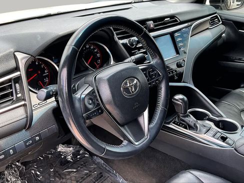 Used 2018 Toyota Camry XSE FWD image 17