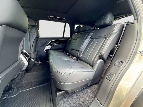 New 2026 Land Rover Range Rover Long Wheelbase SE AWD/4WD image 21