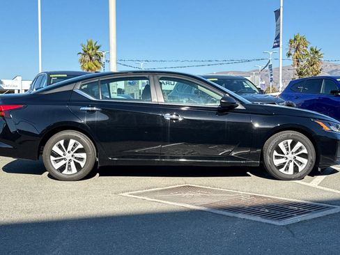 Used 2025 Nissan Altima 2.5 S image 3