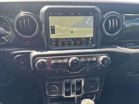 Used 2021 Jeep Wrangler Unlimited Sahara AWD/4WD image 9