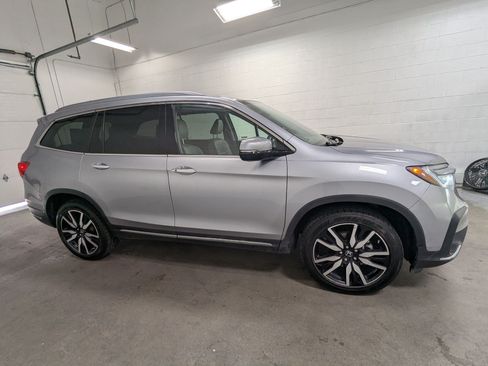 Used 2019 Honda Pilot Touring image 3