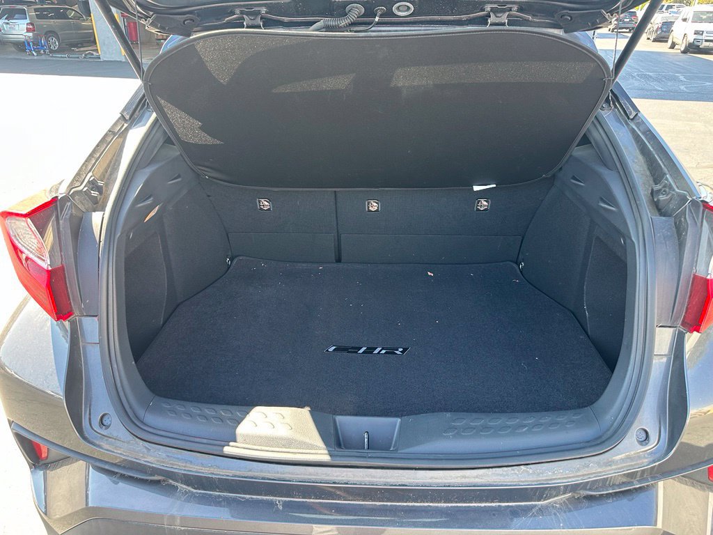 Used 2021 Toyota C-HR LE FWD image 5