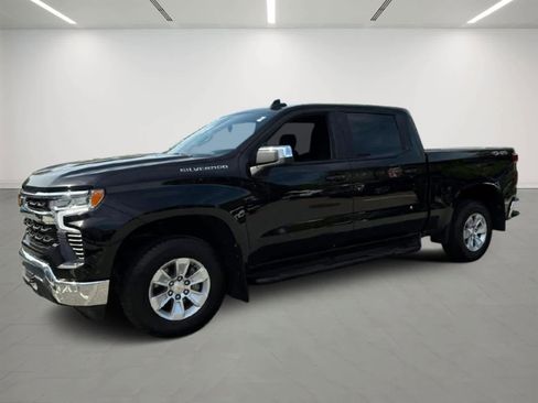 Used 2025 Chevrolet Silverado 1500 LT AWD/4WD image 1
