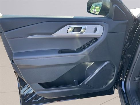 New 2025 Ford Explorer Active image 10
