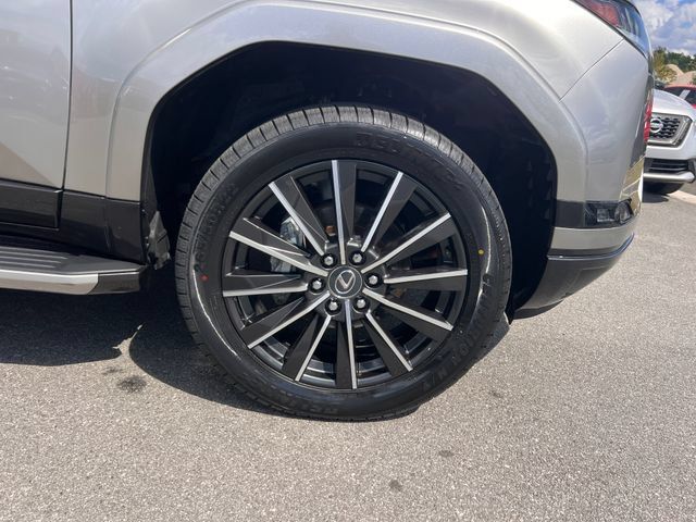 Used 2024 Lexus GX 550 w/ Accessory Package (31) AWD/4WD image 39