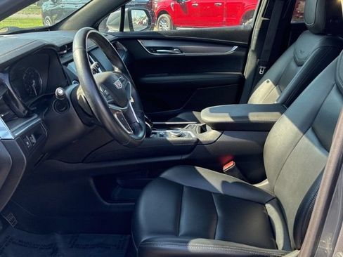 Used 2022 Cadillac XT5 Luxury FWD image 9